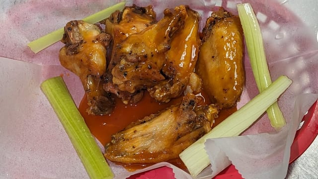 Wings (6).
