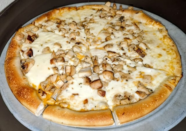 Buffalo Wing Pie 10".